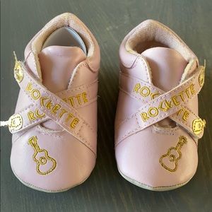 Rockette pink 12-18 months brand new baby shoes!